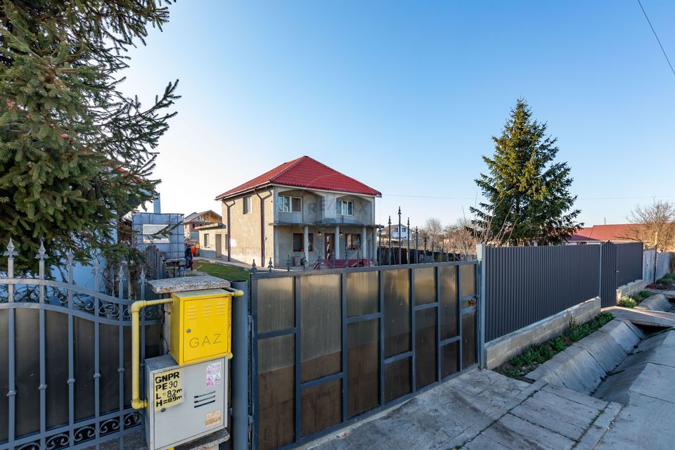 4 room House / Villa for sale