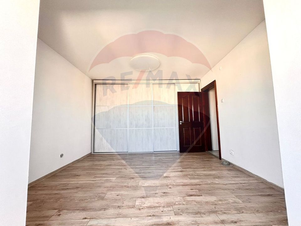 3 room Apartment for sale, Zimbru area