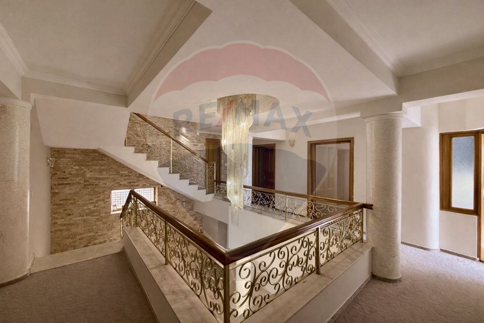 Vila / Casa de lux de vanzare  1000mp teren Str. Primaverii Constanta