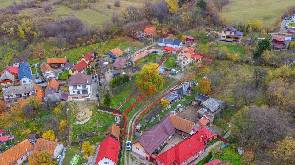 Casă / Vilă cu 6 camere de vânzare in Tarlungeni