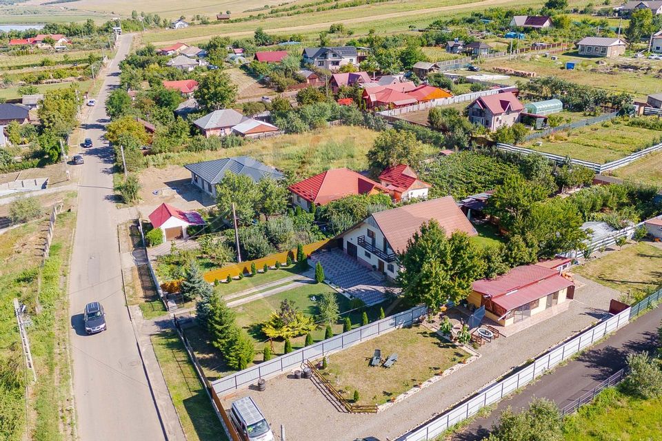 Casă / Vilă cu 5 camere de vânzare în zona Central