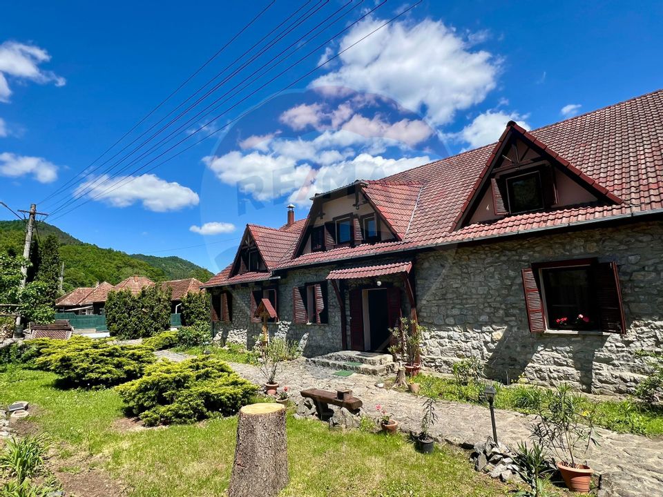 13 room Hotel / Pension for sale