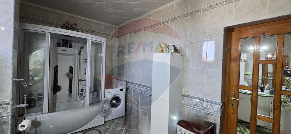 8 room House / Villa for sale, Central area