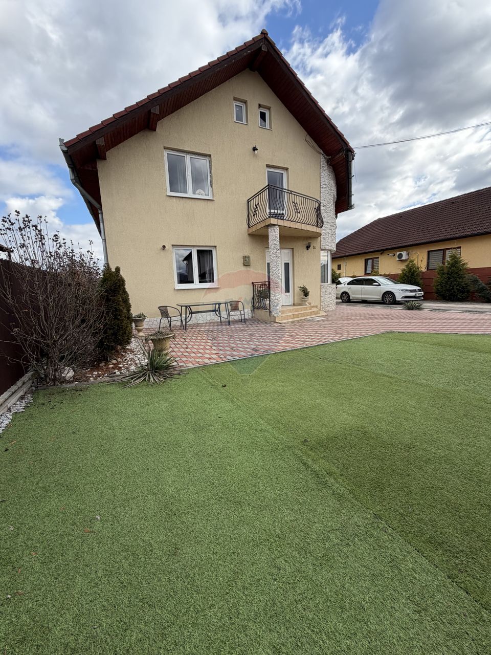 5 room House / Villa for sale