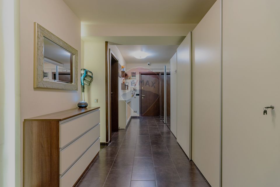 Apartament special | 137.36mp utili | 143mp utili totali | 2009