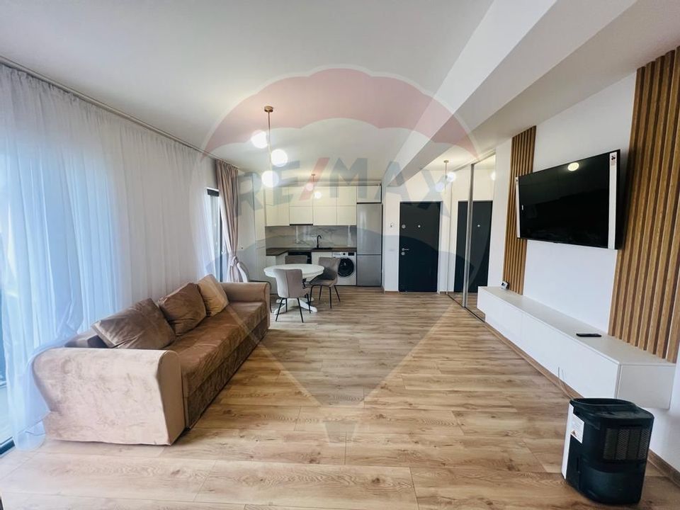 Apartament cu 3 camere de închiriat