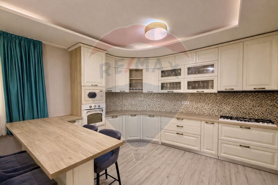 8 room House / Villa for sale, Stadion area