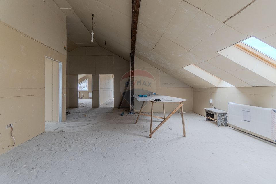 Cladire de 902 mp utili de vânzare, zona Grivitei - DN 13, COMISION 0