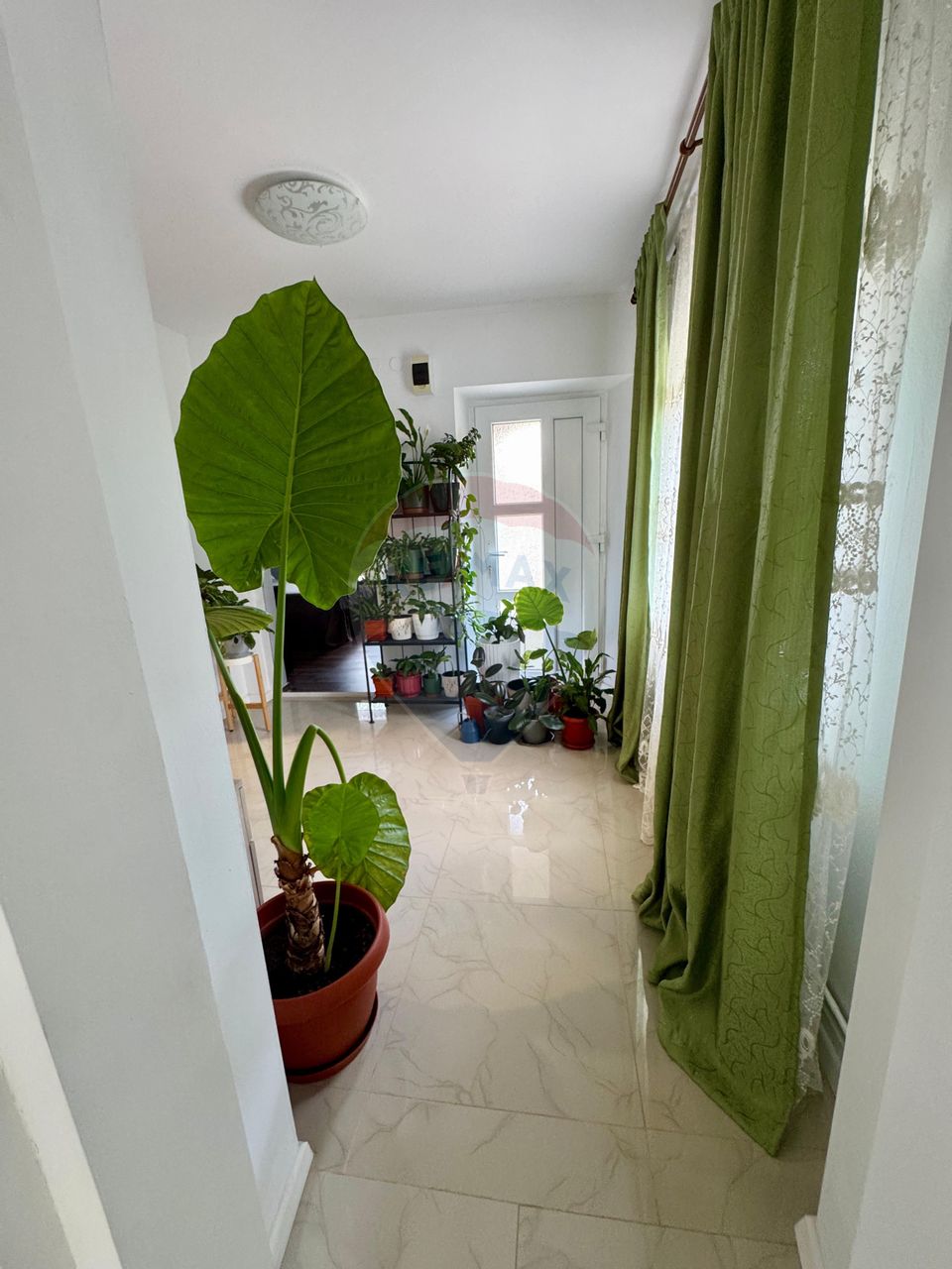 Casă / Vilă cu 6 camere de vânzare în zona Ultracentral