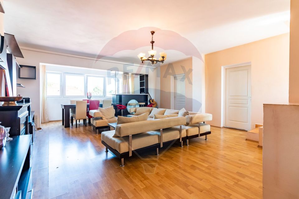 House / Villa with 7 rooms for sale in Giulesti area