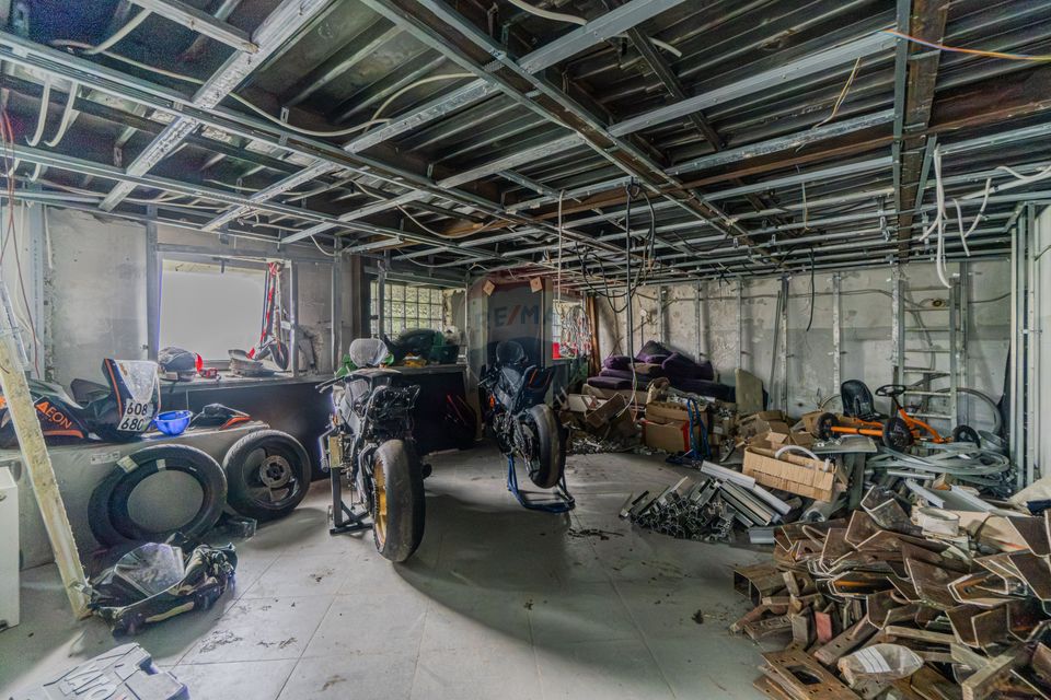 Cladire de 902 mp utili de vânzare, zona Grivitei - DN 13, COMISION 0