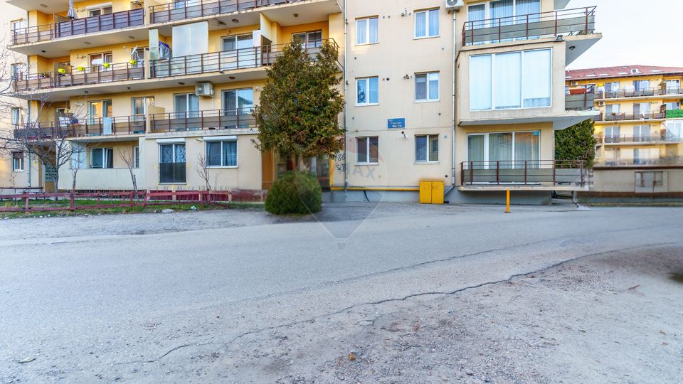 Apartament de vanzare, 2 camere, Str. Florilor Nr.186, Floresti