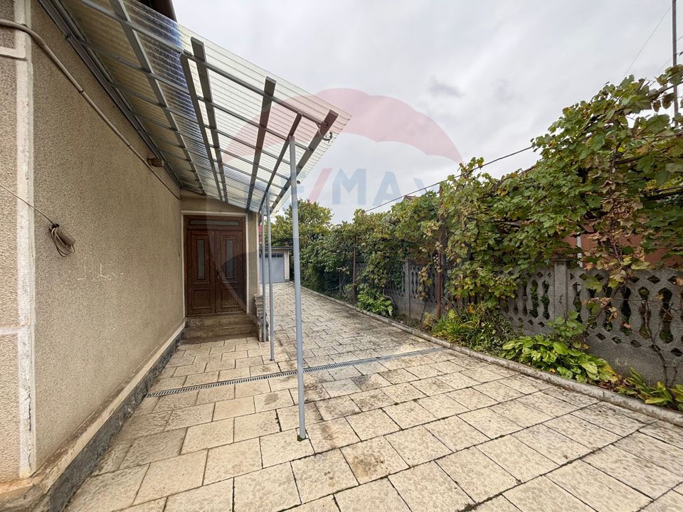 Casă / Vilă cu 5 camere de vânzare în Aleșd zona Ultracentral