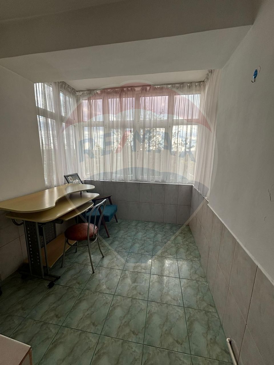 Apartament cu 4 camere de închiriat în zona Craiovita Noua