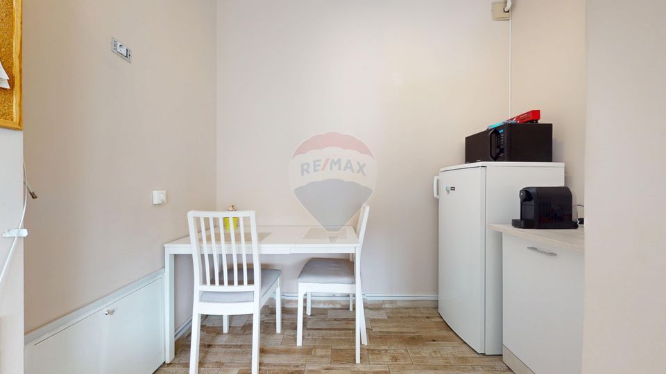 47sq.m Commercial Space for rent, Racadau area