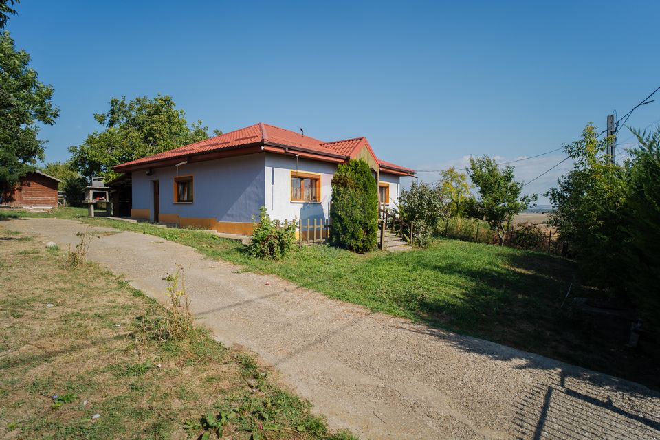 Casă cu 4 camere de vânzare - Chiperești, Iași