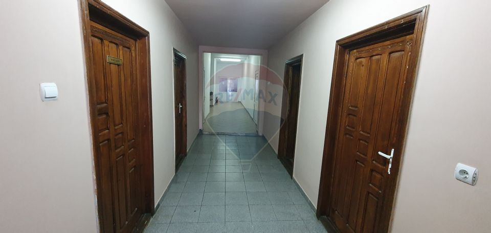 1,693sq.m Commercial Space for sale