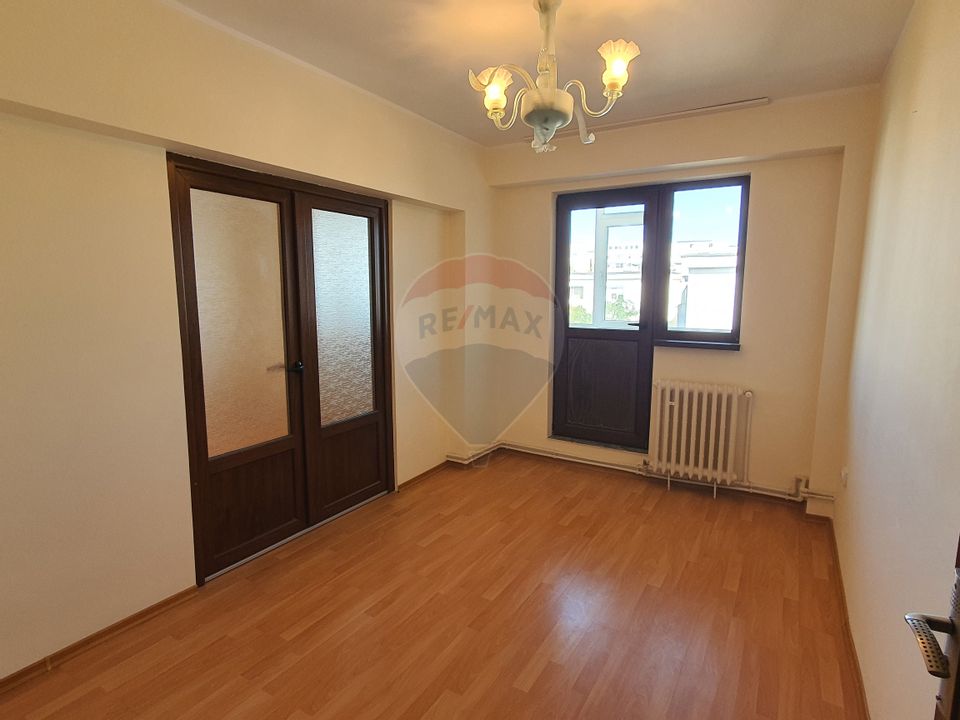 4 room Apartment for sale, Micro 20 area