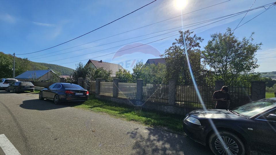 Casă / Vilă cu 5 camere, teren 2300mp de vanzare in Patrauti, Suceava