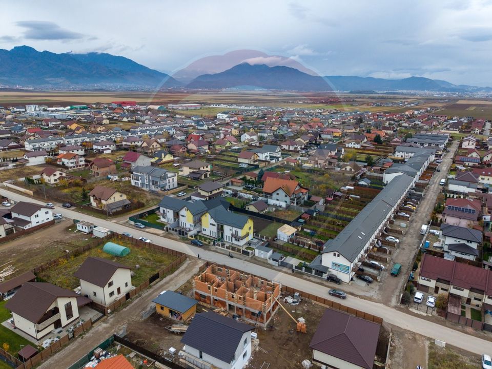 Casă 4 camere, de inchiriat, Izvor!