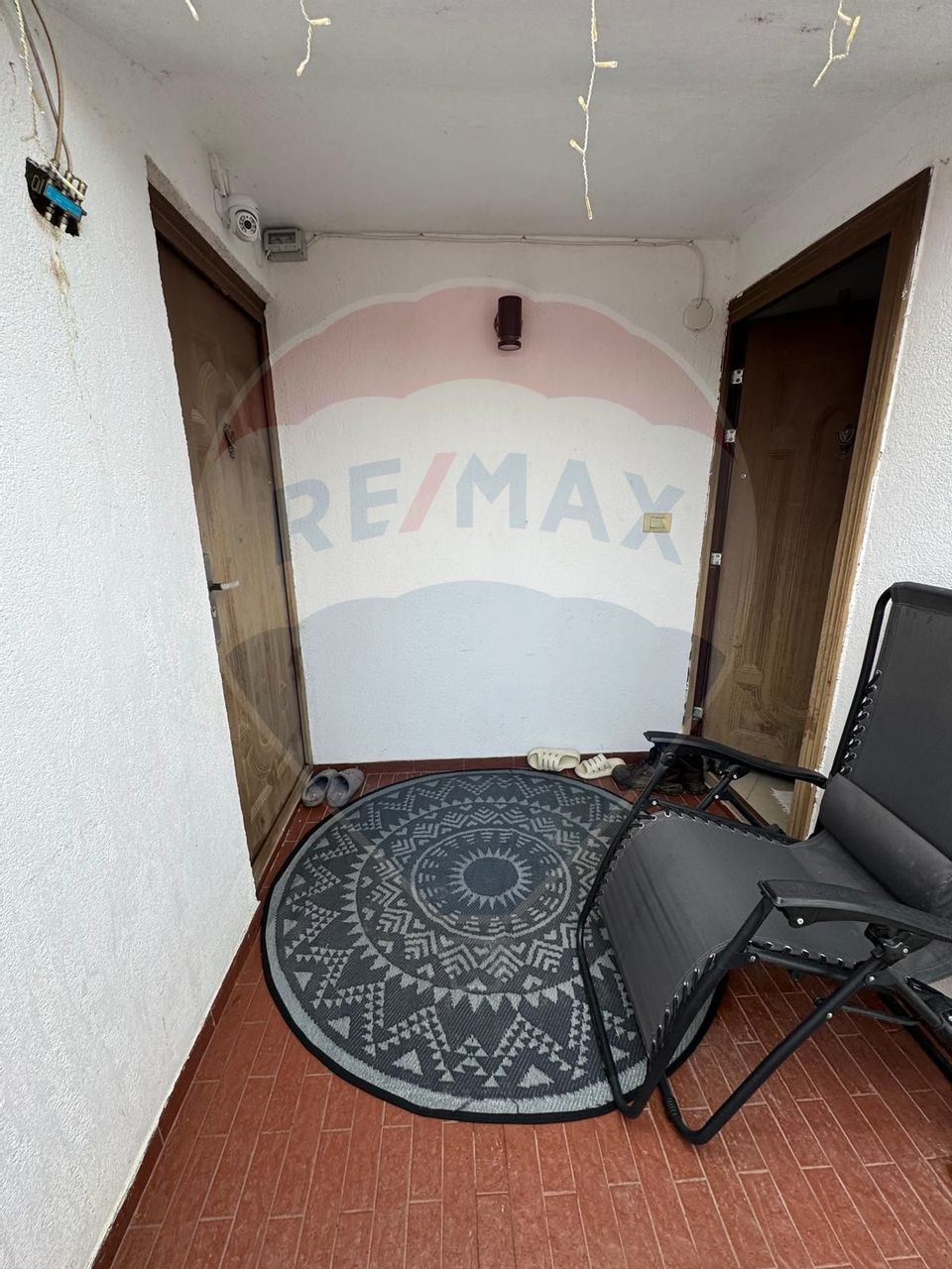 Casă / Vilă cu 8 camere de vânzare în zona Est