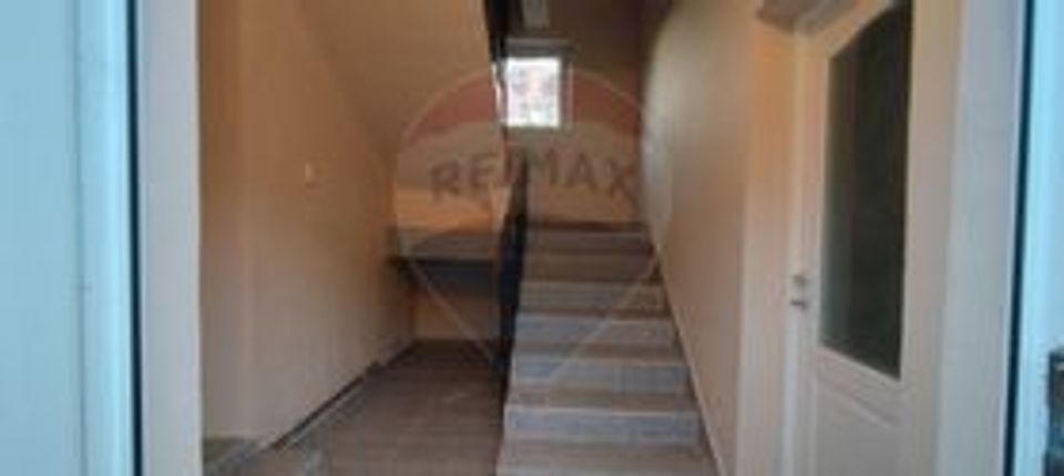 4 room House / Villa for sale, Central area