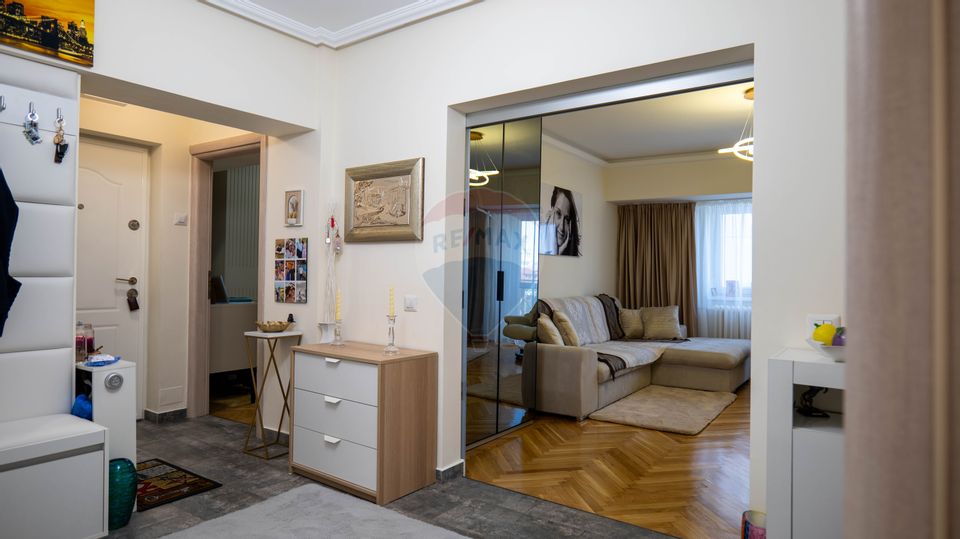 Oferta - Vanzare apartament lux,3 camere, Bulevardul Unirii la Fantani