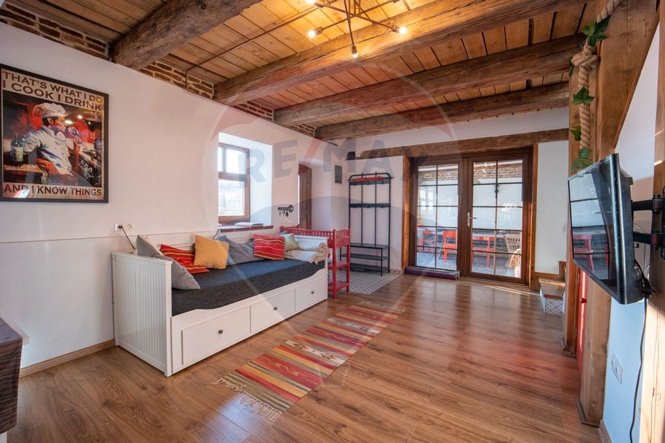 Casă de vis în Râșnov, cu farmec rustic și modern