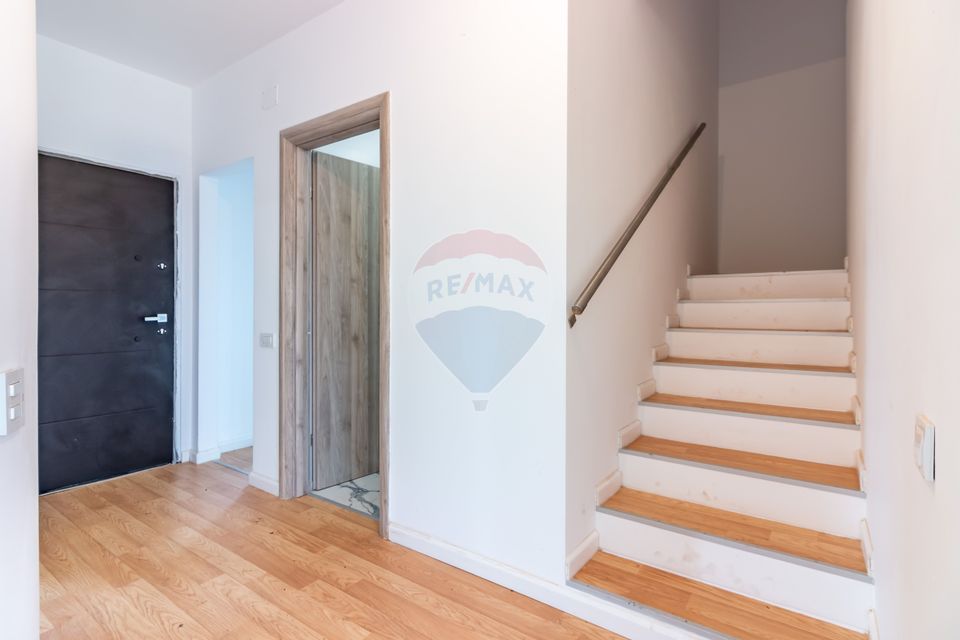 Casă / Vilă cu 5 camere de vânzare Tunari, Dimieni