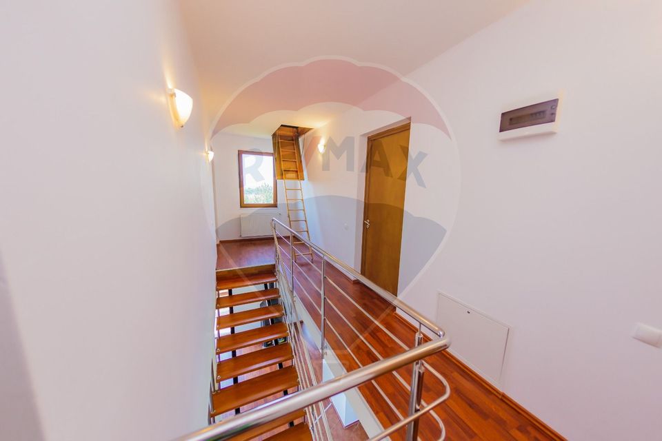 Vila de închiriat cu priveliște superbă în Cicârlău