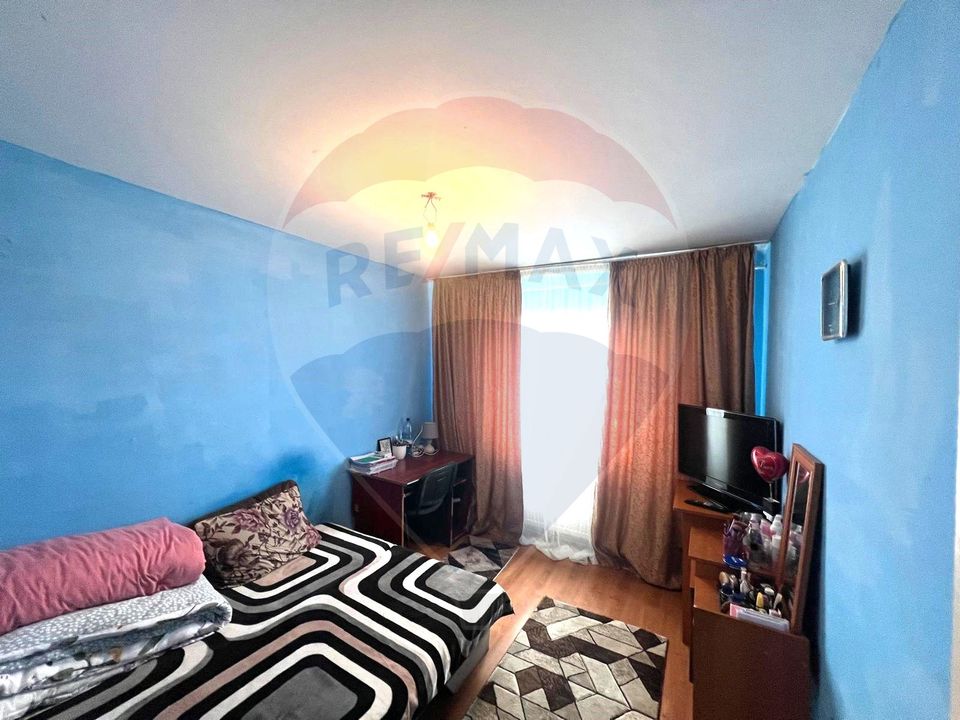 Apartament cu 3 camere de vânzare strada Stadionului zona Milcov
