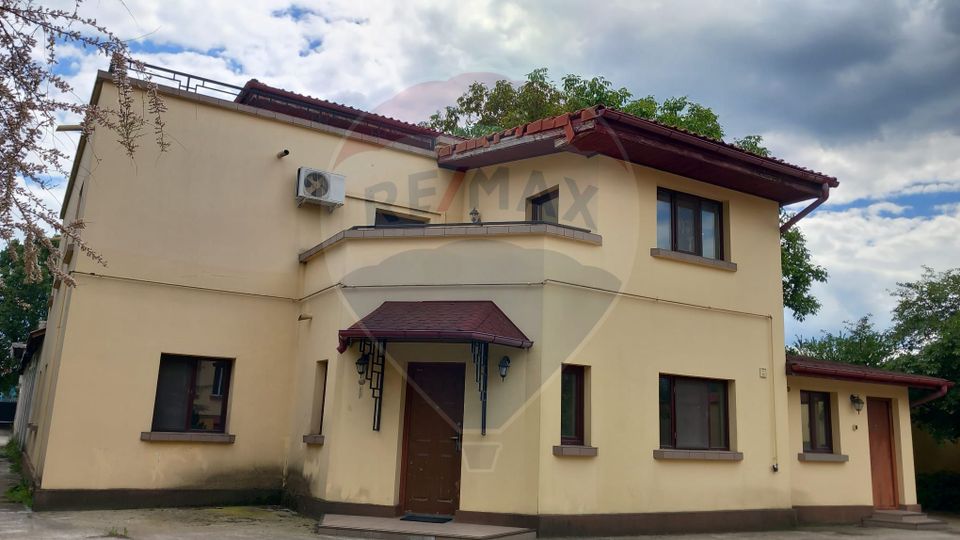 Casă / Vilă cu 21 camere de vânzare în zona Alexandriei