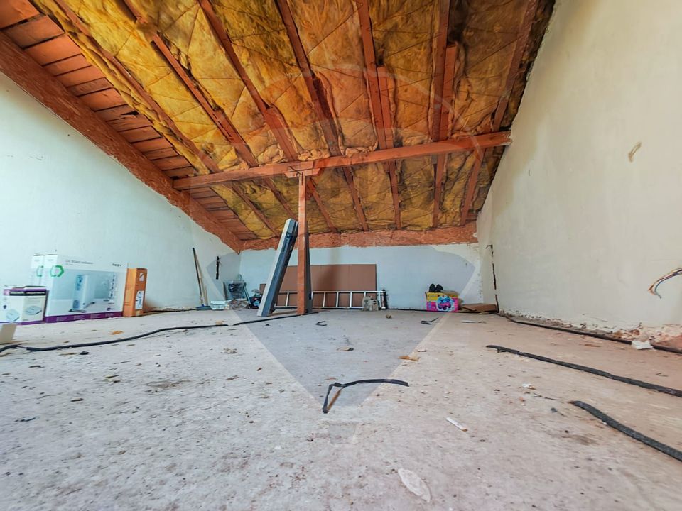 Casă cu 3 camere, curte și mansardă – Chiajna, str. Luceafarului