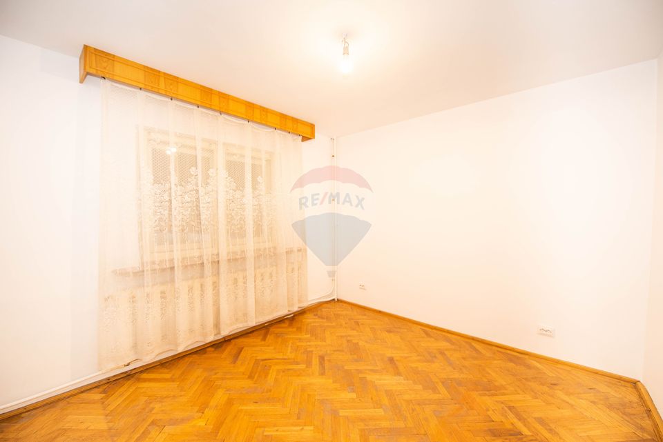 Casa individuala cu 7 camere, de vanzare 250 mp utili,  Buzau