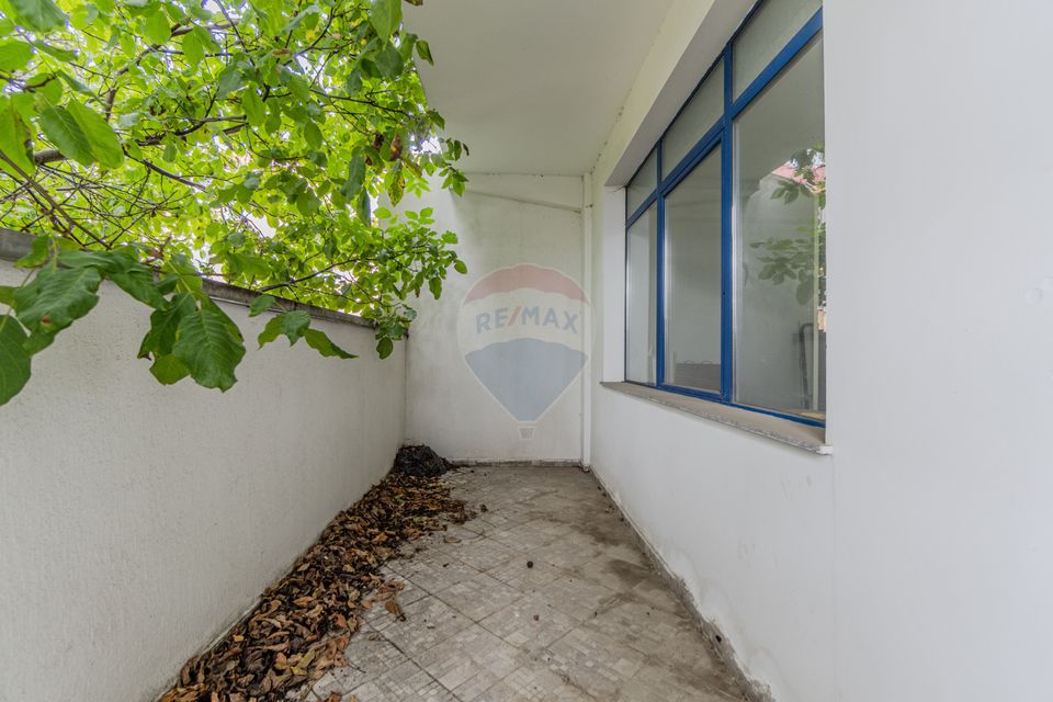 Cladire de 902 mp utili de vânzare, zona Grivitei - DN 13, COMISION 0