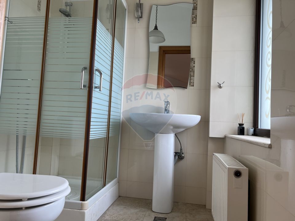 Casă / Vilă cu 5 camere de închiriat în zona Pipera