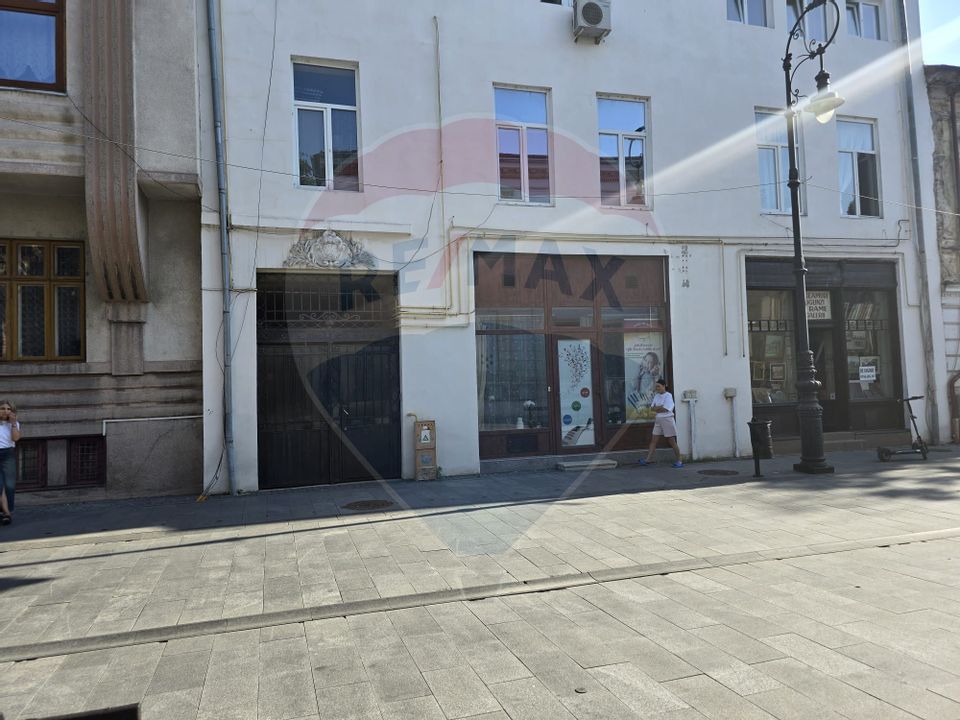 Apartament cu 3 camere de vânzare în zona Central