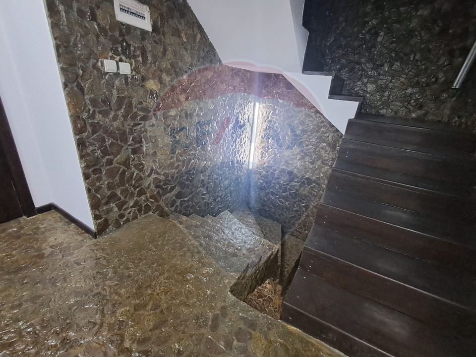 16 room Hotel / Pension for sale