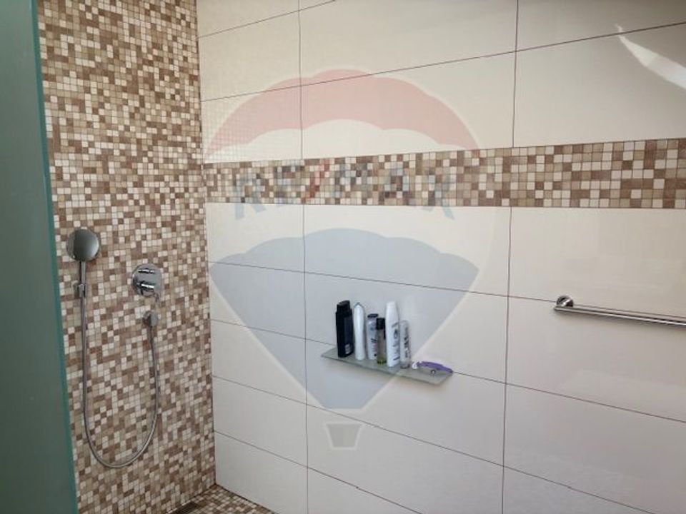 Casă / Vilă cu 5 camere de vânzare