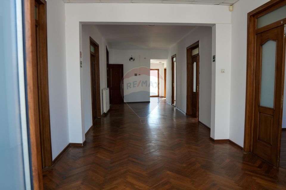 Vila de vanzare in zona peninsulara Constanta