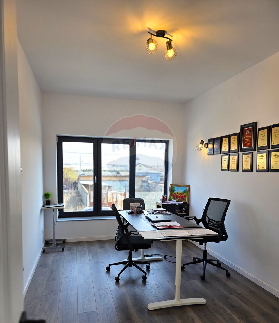 4 room House / Villa for sale, Micro 14 area