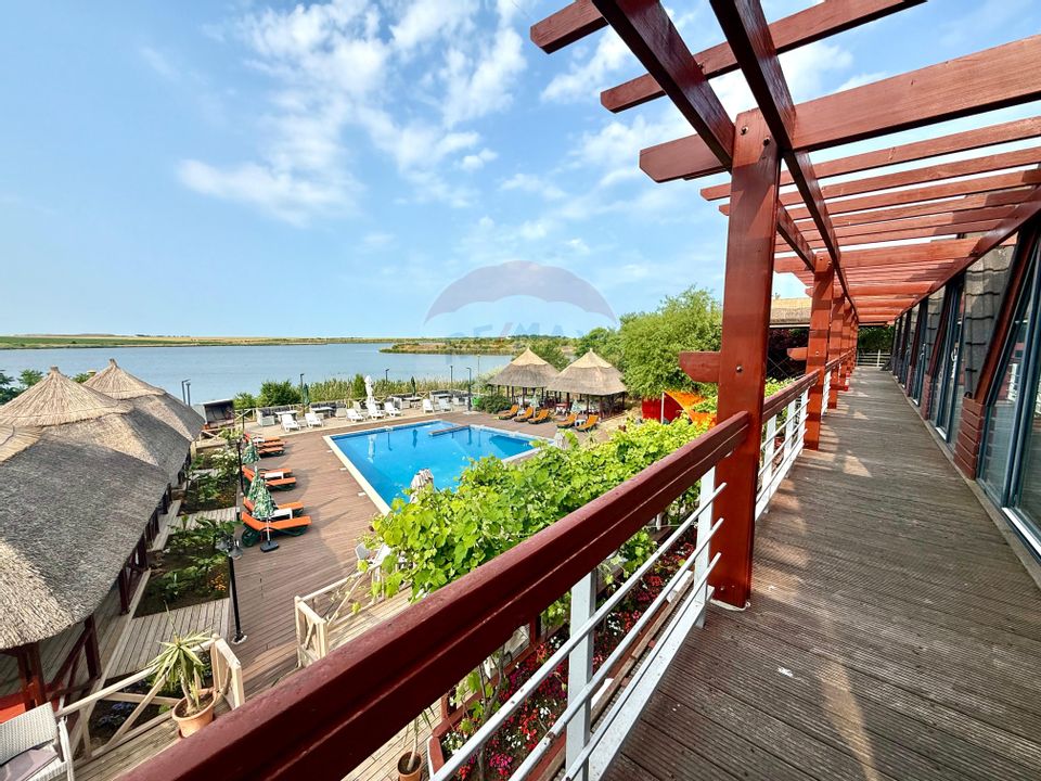 Hotel - Pensiune cu 14 duplexuri  de vânzare  CASA CU STUF Olimp