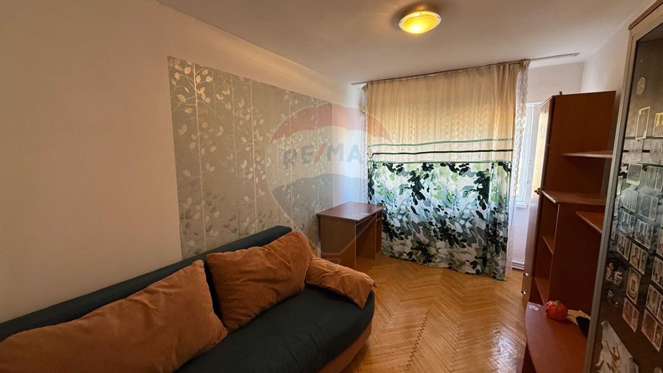 Apartament cu 4 camere de vânzare și boxă 12 mp zonă Ultracentrală