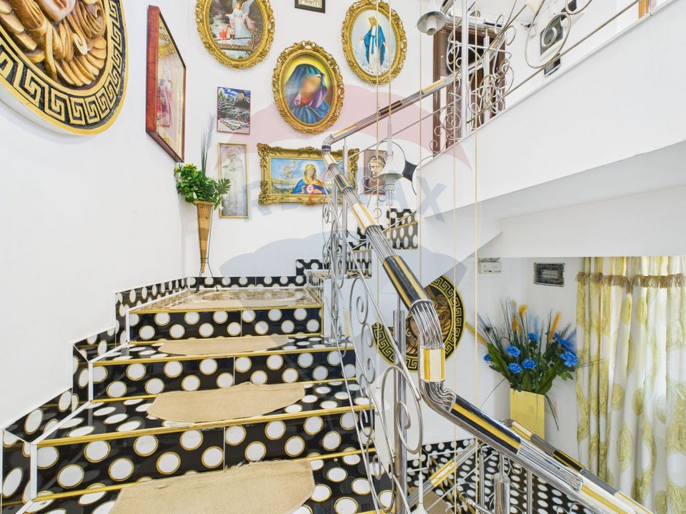 De vanzare| Casa cu piscina, saune si design elegant- Zona Matasari