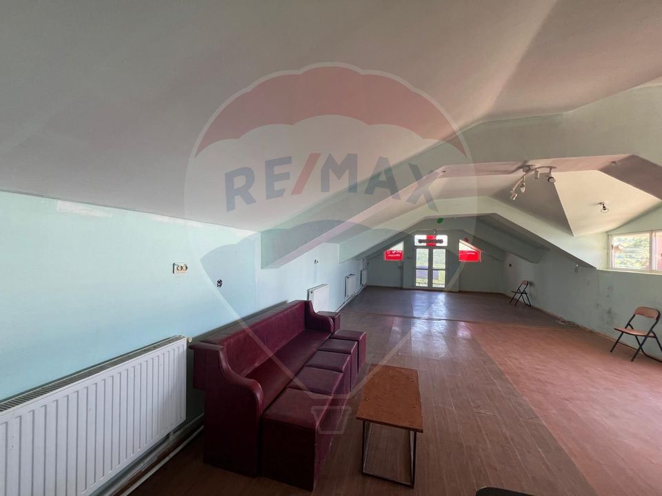 Casă / Vilă cu 5 camere de vânzare