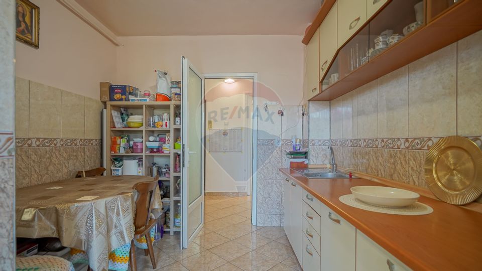 REZERVAT!  Apartament 4 camere|Racadau|Parcare|Boxa|Etj.Intermediar