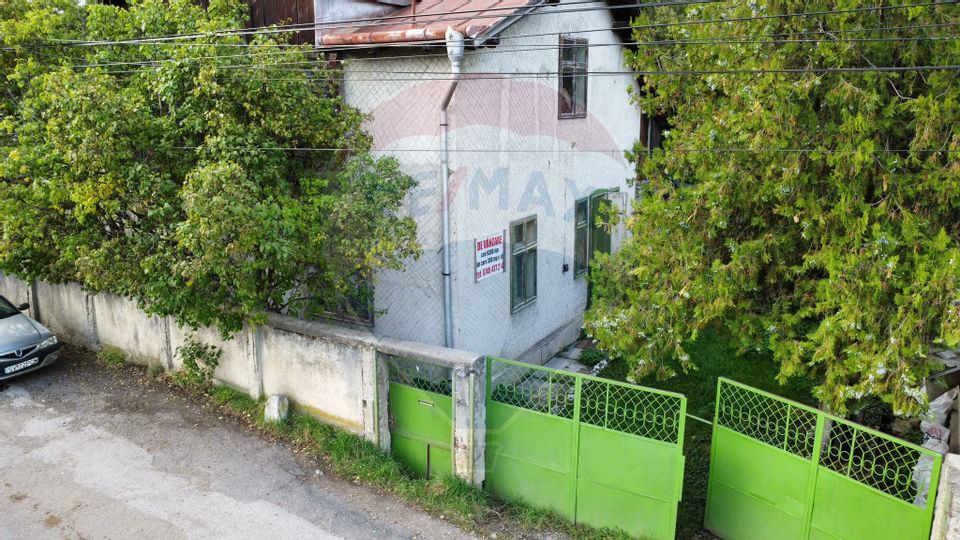 Teren cu Casa Bătranească 9512 Mp Campulung Moldovenesc Str. Bradului