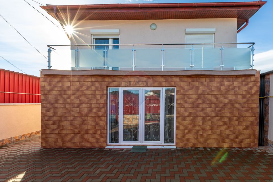 Casă / Vilă cu 6 camere de vânzare