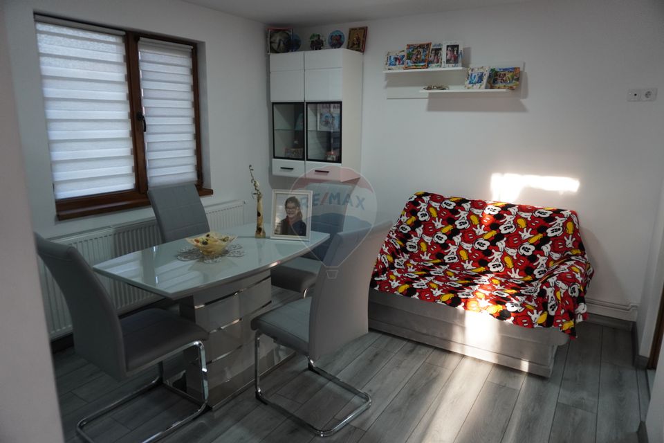 4 room House / Villa for sale, Est area