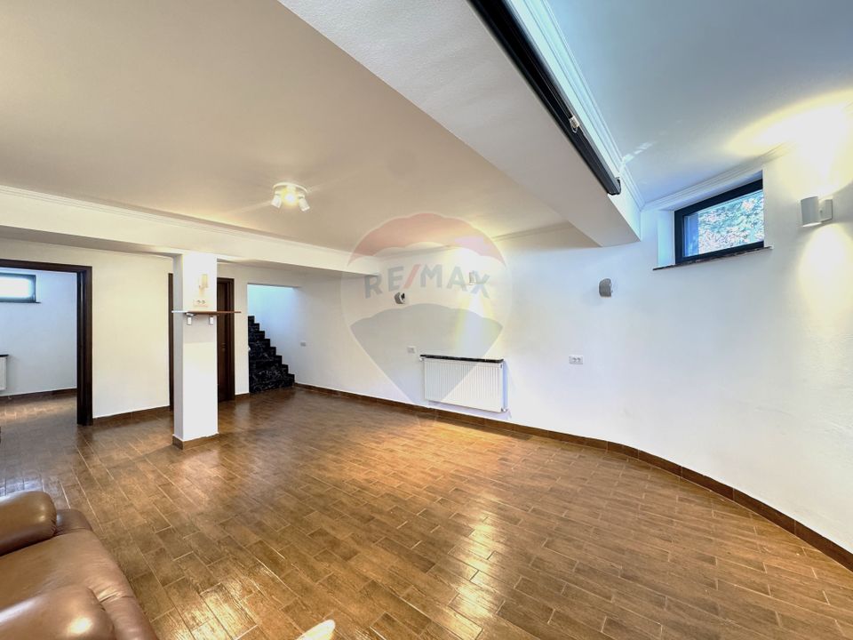 Vila individuala, 7 camere, 2 garaje, curte - Pipera, Cortina North